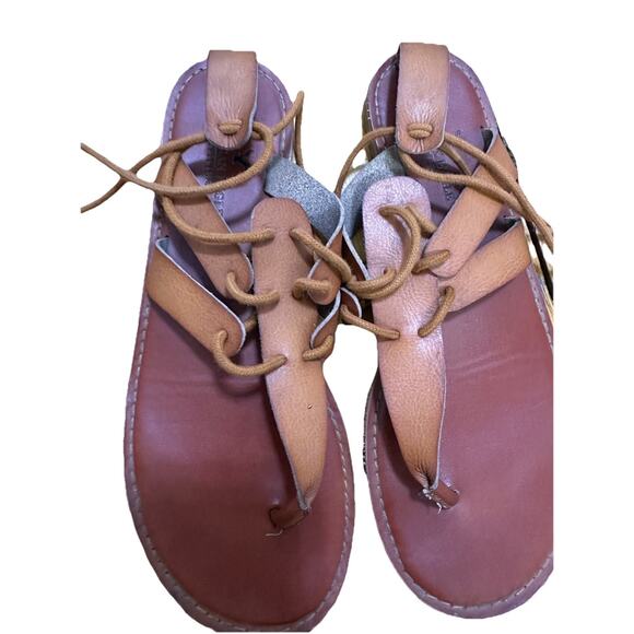 AMERICAN EAGLE Lace Up Women’s Brown Strappy Thong Sandals Shoes Flip Flops 8 - Picture 1 of 6